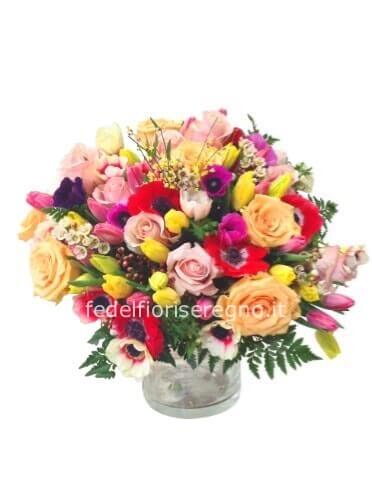 Bouquet assortito di fiori misti colorati